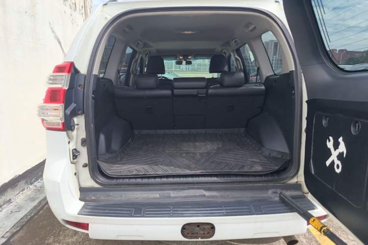 Used Toyota Prado 2016 3.5L Automatic TX-L Trunk