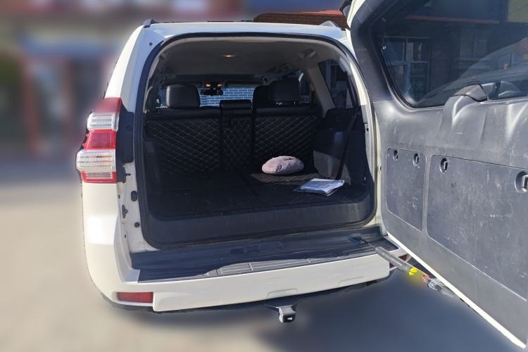 Used Toyota Prado 2016 2.7L Automatic Luxury Edition Trunk