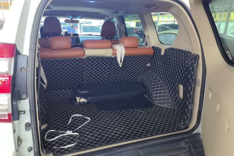 Used Toyota Prado 2016 2.7L Automatic Standard Edition Trunk