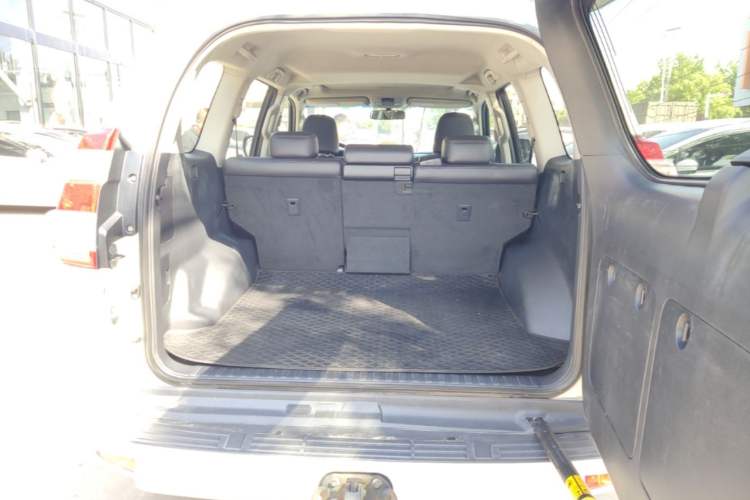 Used Toyota Prado 2016 2.7L Automatic Standard Edition Trunk