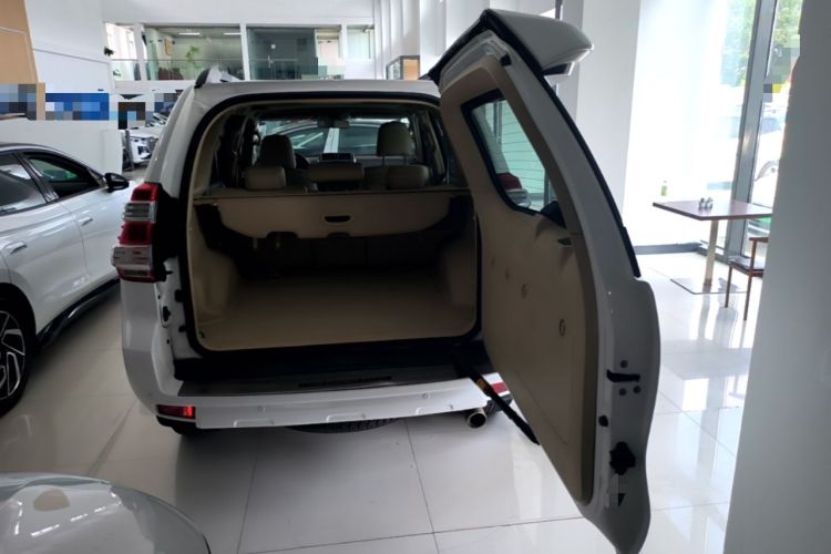 Used Toyota Prado 2016 2.7L Automatic Standard Edition Trunk