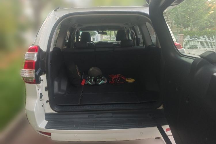 Used Toyota Prado 2016 2.7L Automatic Standard Edition Trunk