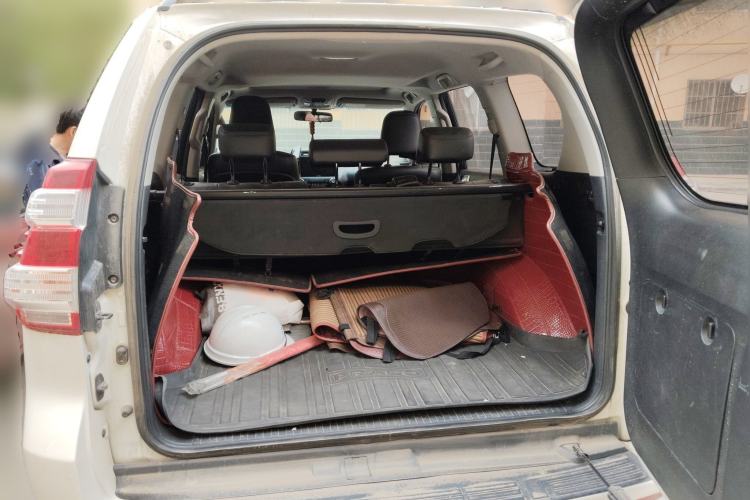 Used Toyota Prado 2016 2.7L Automatic Standard Edition Trunk