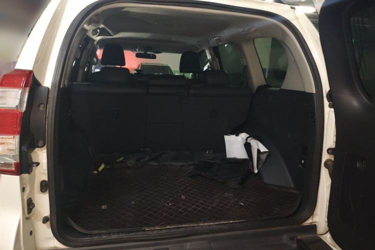 Used Toyota Prado 2016 2.7L Automatic Standard Edition Trunk
