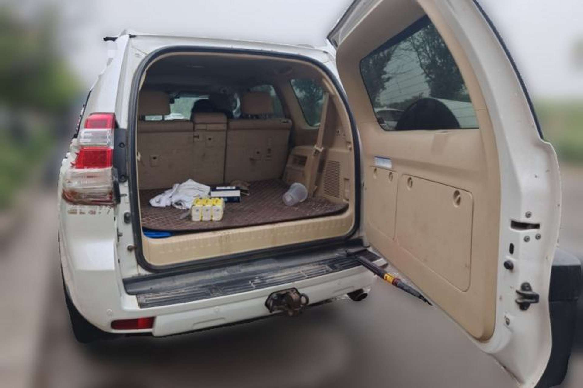 Used Toyota Prado 2016 2700 TX 7-Seater Middle East Version Trunk
