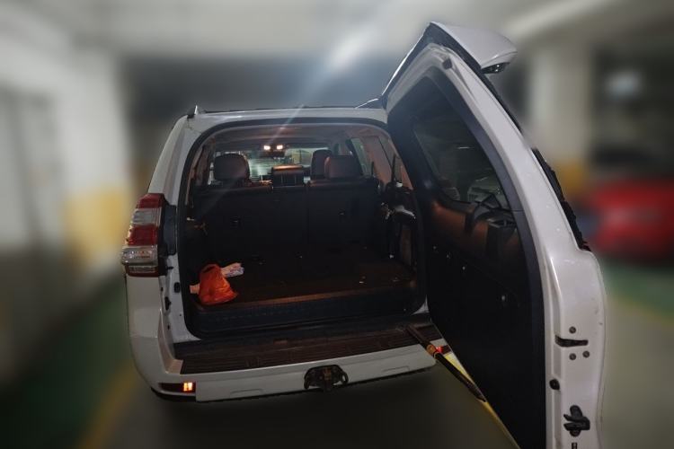 Used Toyota Prado 2016 2.7L Automatic Luxury Edition Trunk