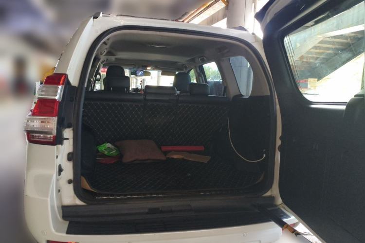 Used Toyota Prado 2016 2.7L Automatic Standard Edition Trunk