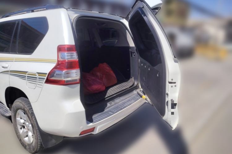 Used Toyota Prado 2016 2.7L Automatic Standard Edition Trunk