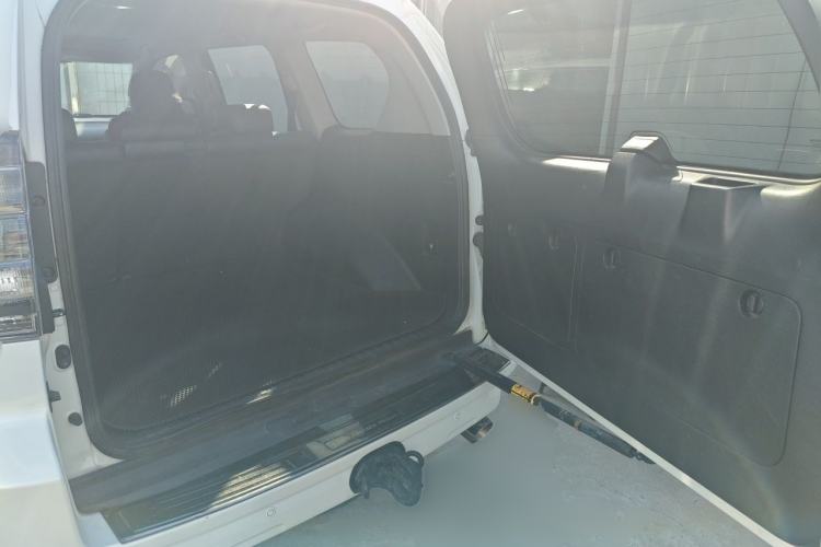 Used Toyota Prado 2016 2.7L Automatic Standard Edition Trunk