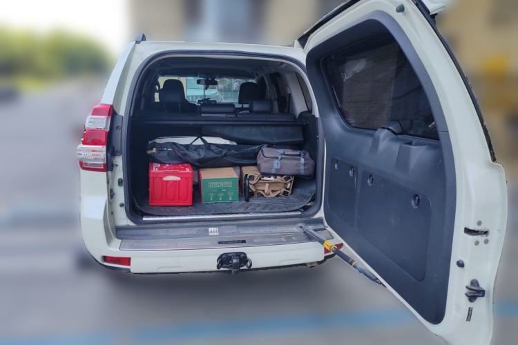 Used Toyota Prado 2016 2.7L Automatic Standard Edition Trunk
