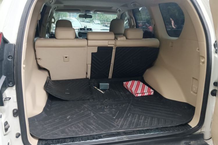 Used Toyota Prado 2016 2.7L Automatic Standard Edition Trunk