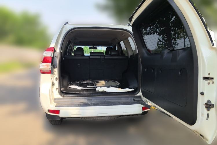 Used Toyota Prado 2016 3.5L Automatic TX-L Trunk