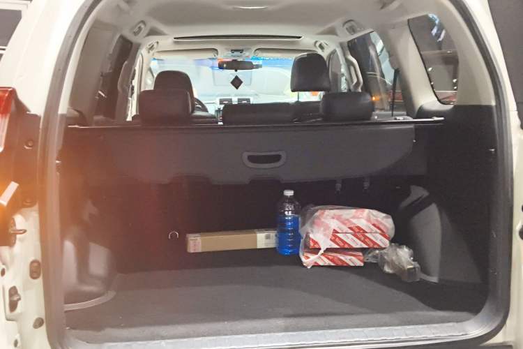 Used Toyota Prado 2016 2.7L Automatic Standard Edition Trunk
