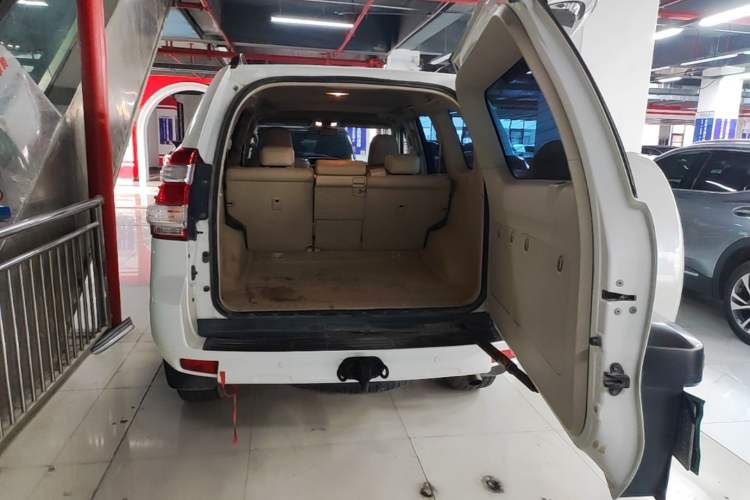 Used Toyota Prado 2016 2.7L Automatic Standard Edition Trunk