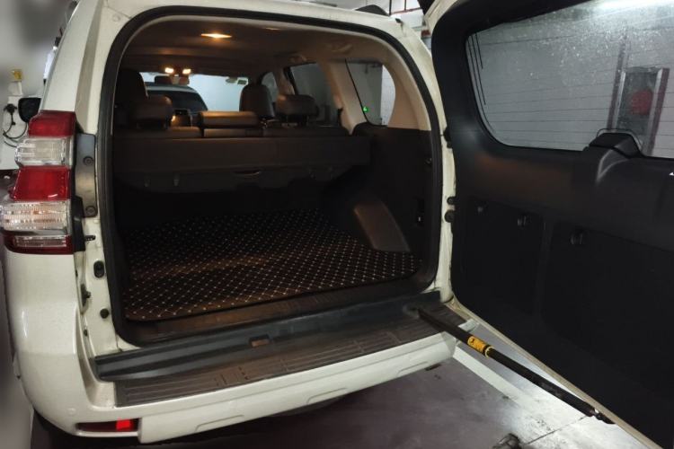 Used Toyota Prado 2016 2.7L Automatic Standard Edition Trunk