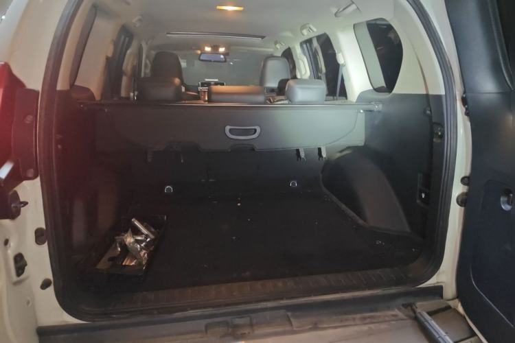 Used Toyota Prado 2016 2.7L Automatic Standard Edition Trunk