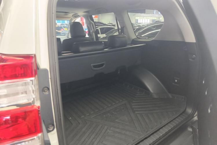 Used Toyota Prado 2016 3.5L Automatic TX-L Trunk