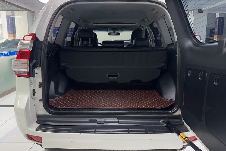 Used Toyota Prado 2016 2.7L Automatic Standard Edition Trunk
