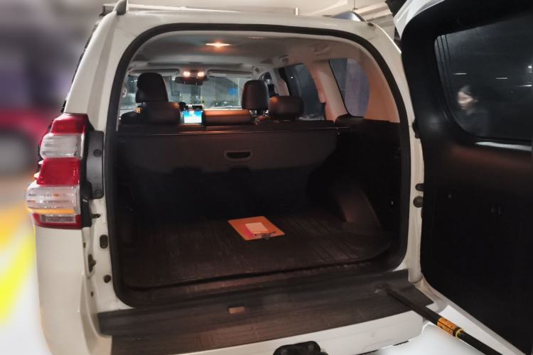 Used Toyota Prado 2016 2.7L Automatic Standard Edition Trunk