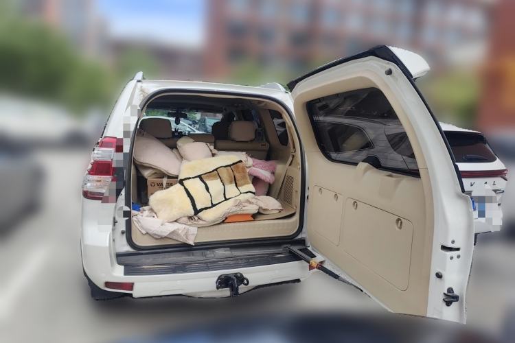 Used Toyota Prado  Trunk