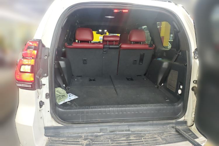 Used Toyota Prado 2016 2.7L Automatic Luxury Edition Trunk