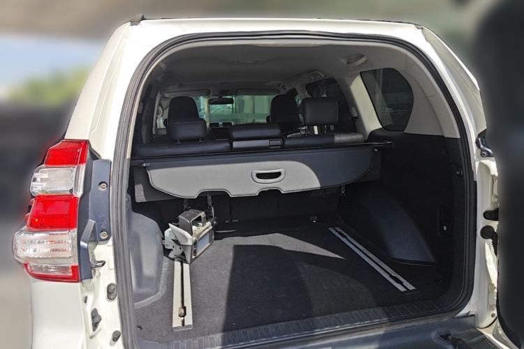Used Toyota Prado 2016 3.5L Automatic TX-L Trunk