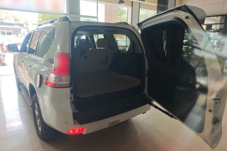 Used Toyota Prado 2016 2.7L Automatic Luxury Edition Trunk