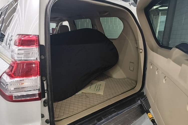 Used Toyota Prado 2016 2.7L Automatic Standard Edition Trunk