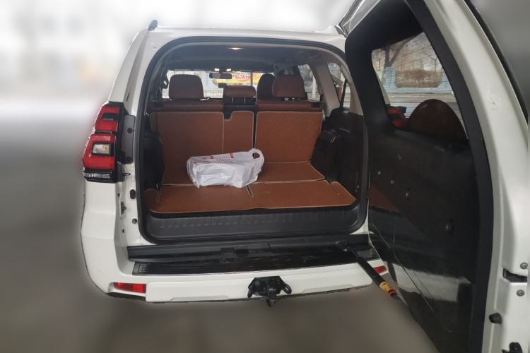 Used Toyota Prado 2016 2.7L Automatic Standard Edition Trunk