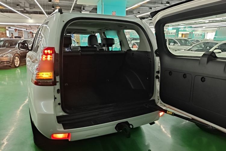 Used Toyota Prado 2016 2.7L Automatic Standard Edition Trunk