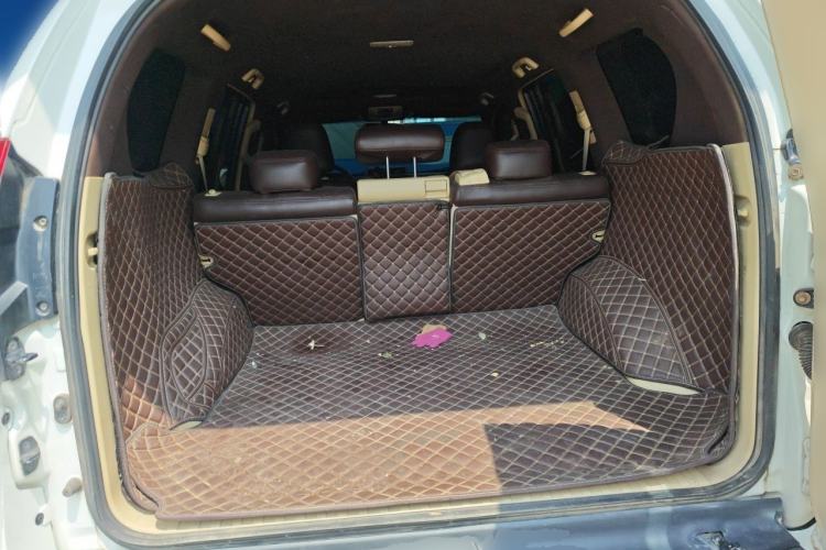 Used Toyota Prado 2016 2.7L Automatic Standard Edition Trunk