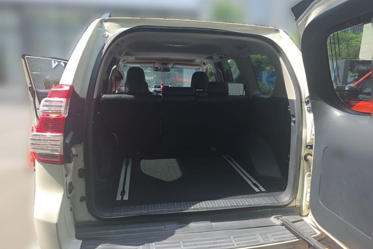 Used Toyota Prado 2016 3.5L Automatic TX-L Trunk