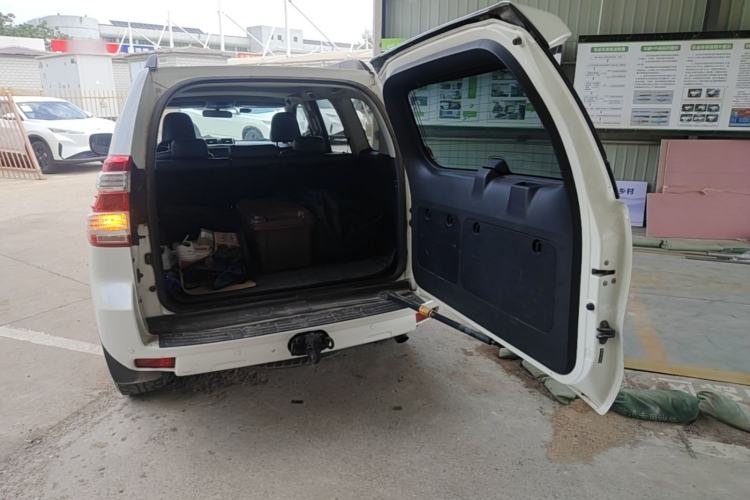 Used Toyota Prado 2016 2.7L Automatic Standard Edition Trunk