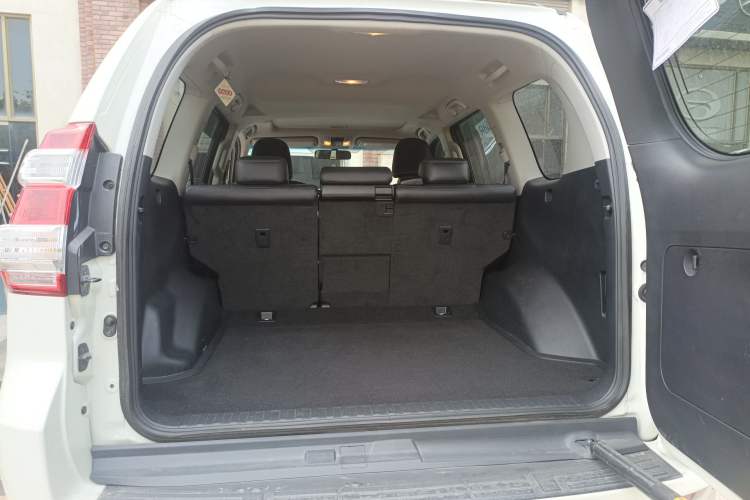 Used Toyota Prado 2016 2.7L Automatic Standard Edition Trunk
