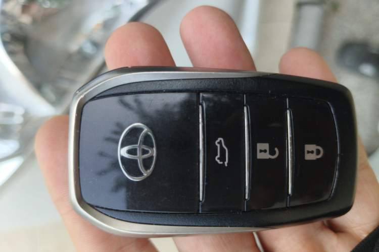 Used Toyota Prado 2016 2.7L Automatic Standard Edition Vehicle Key