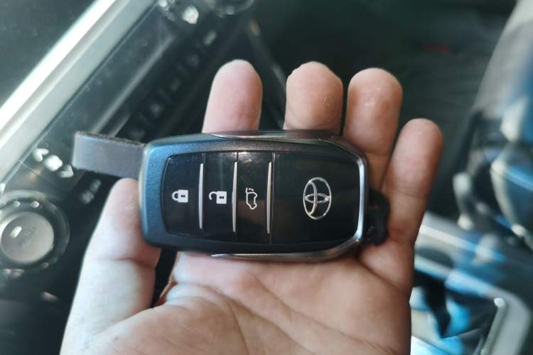 Used Toyota Prado 2016 2.7L Automatic Standard Edition Vehicle Key