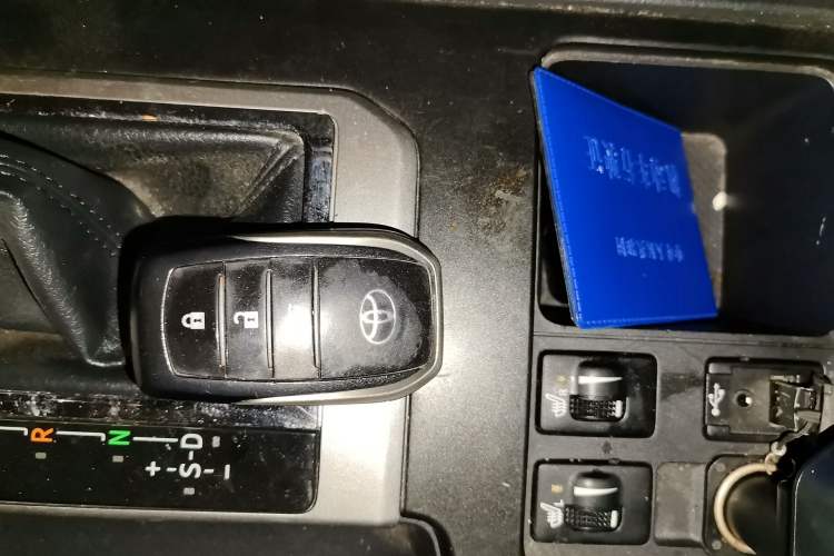 Used Toyota Prado 2016 3.5L Automatic TX-L Vehicle Key