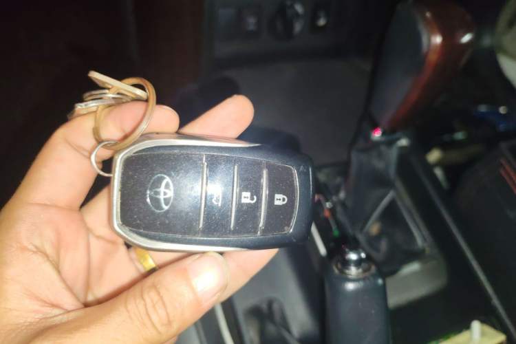 Used Toyota Prado 2016 3.5L Automatic TX-L NAVI Vehicle Key