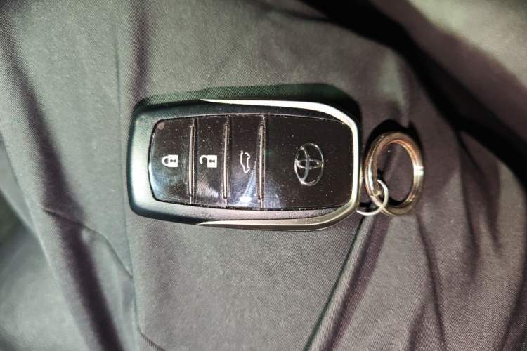 Used Toyota Prado 2016 2.7L Automatic Standard Edition Vehicle Key