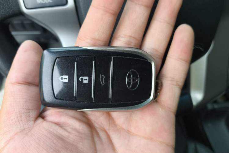 Used Toyota Prado 2016 2.7L Automatic Luxury Edition Vehicle Key