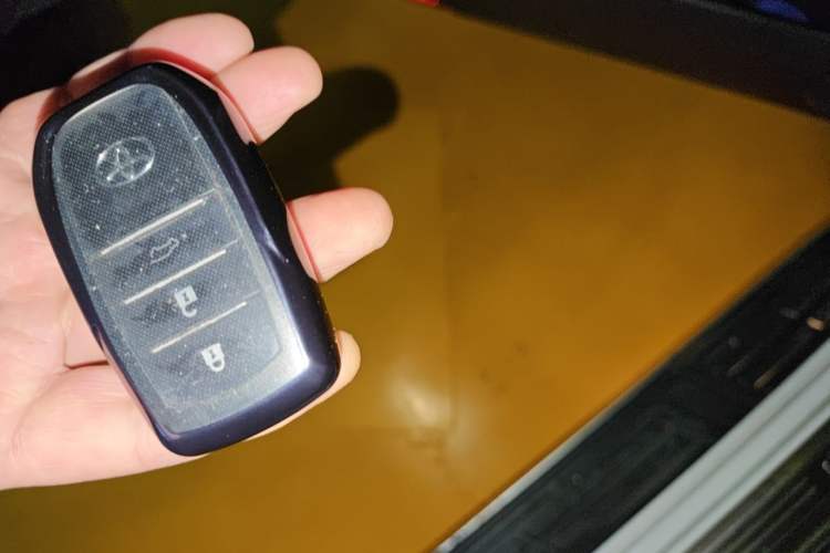 Used Toyota Prado 2016 3.5L Automatic TX-L Vehicle Key