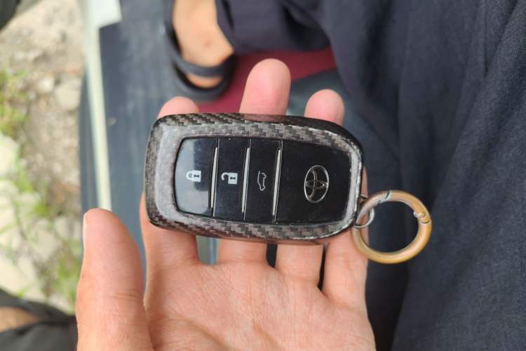 Used Toyota Prado 2016 2.7L Automatic Standard Edition Vehicle Key