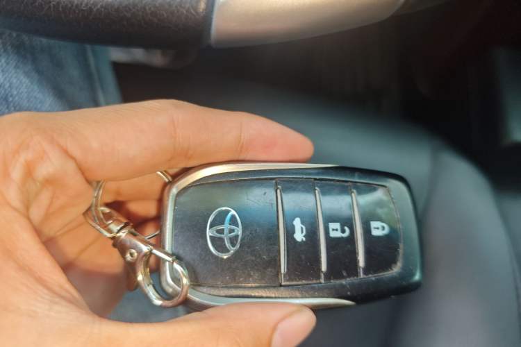 Used Toyota Prado 2016 3.5L Automatic TX-L NAVI Vehicle Key