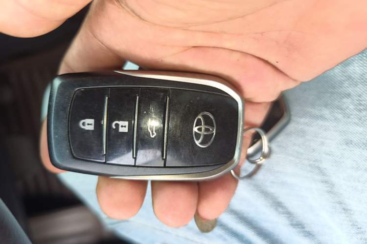 Used Toyota Prado 2016 3.5L Automatic TX-L Vehicle Key