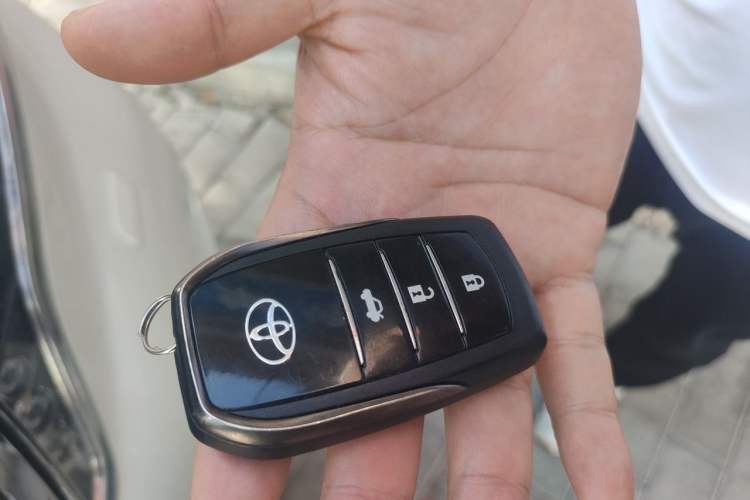 Used Toyota Prado 2016 3.5L Automatic TX-L NAVI Vehicle Key