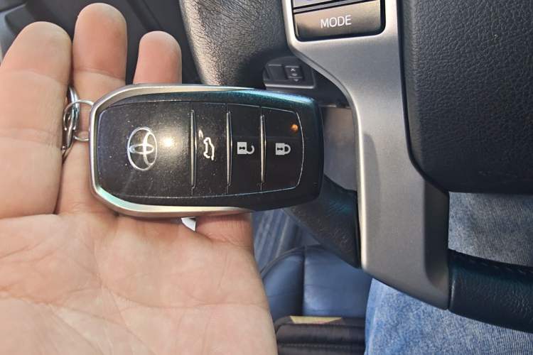 Used Toyota Prado 2016 3.5L Automatic TX-L Vehicle Key