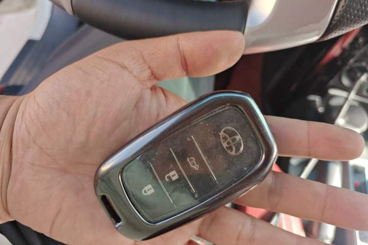 Used Toyota Prado 2016 2.7L Automatic Standard Edition Vehicle Key