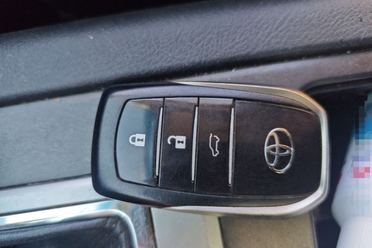 Used Toyota Prado 2016 2.7L Automatic Standard Edition Vehicle Key