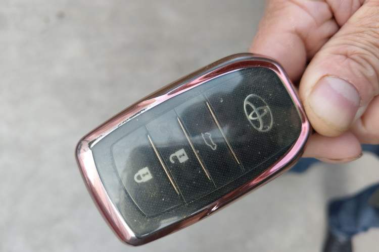 Used Toyota Prado 2016 3.5L Automatic TX-L Vehicle Key
