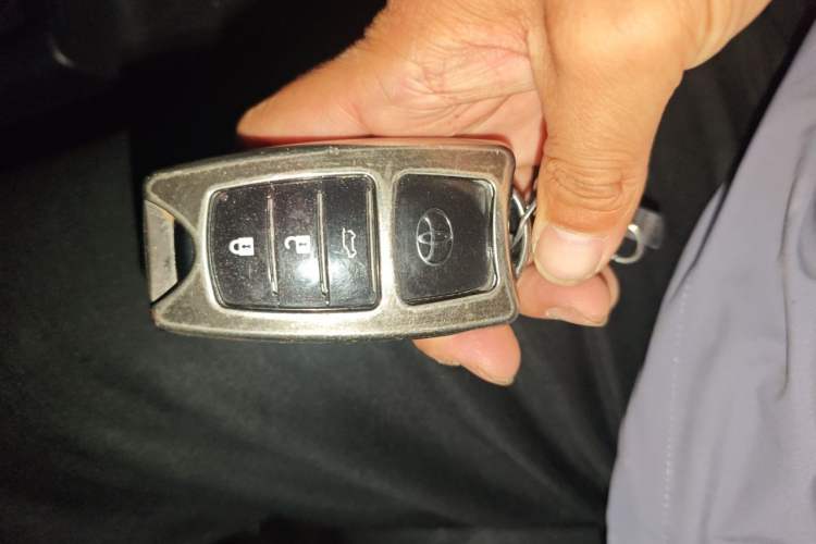 Used Toyota Prado 2016 2.7L Automatic Standard Edition Vehicle Key
